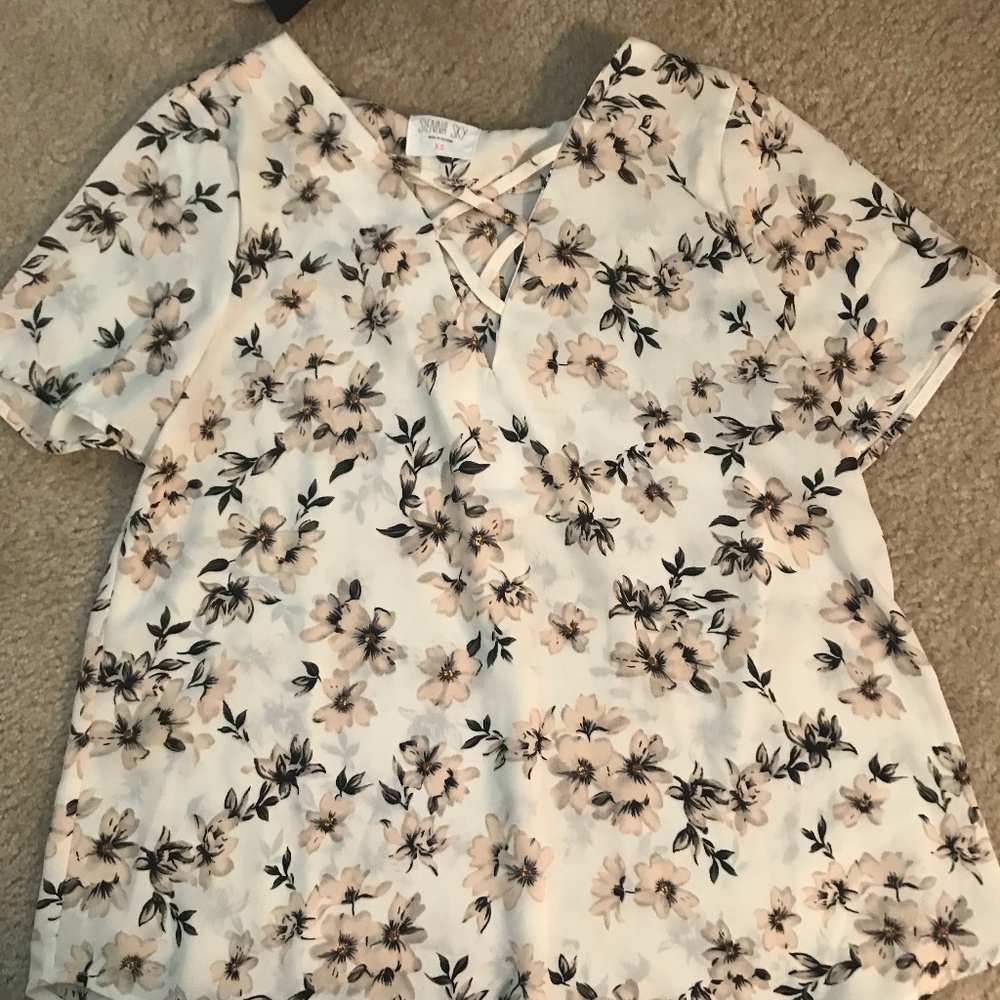 Short Sleeve Floral Blouse